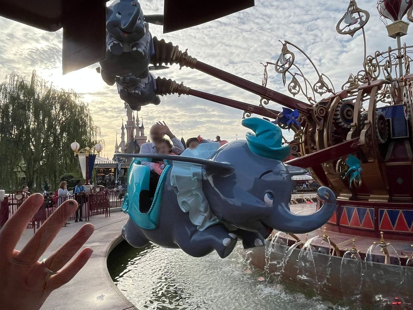 una atraccion en Disneyland Paris®, 2023