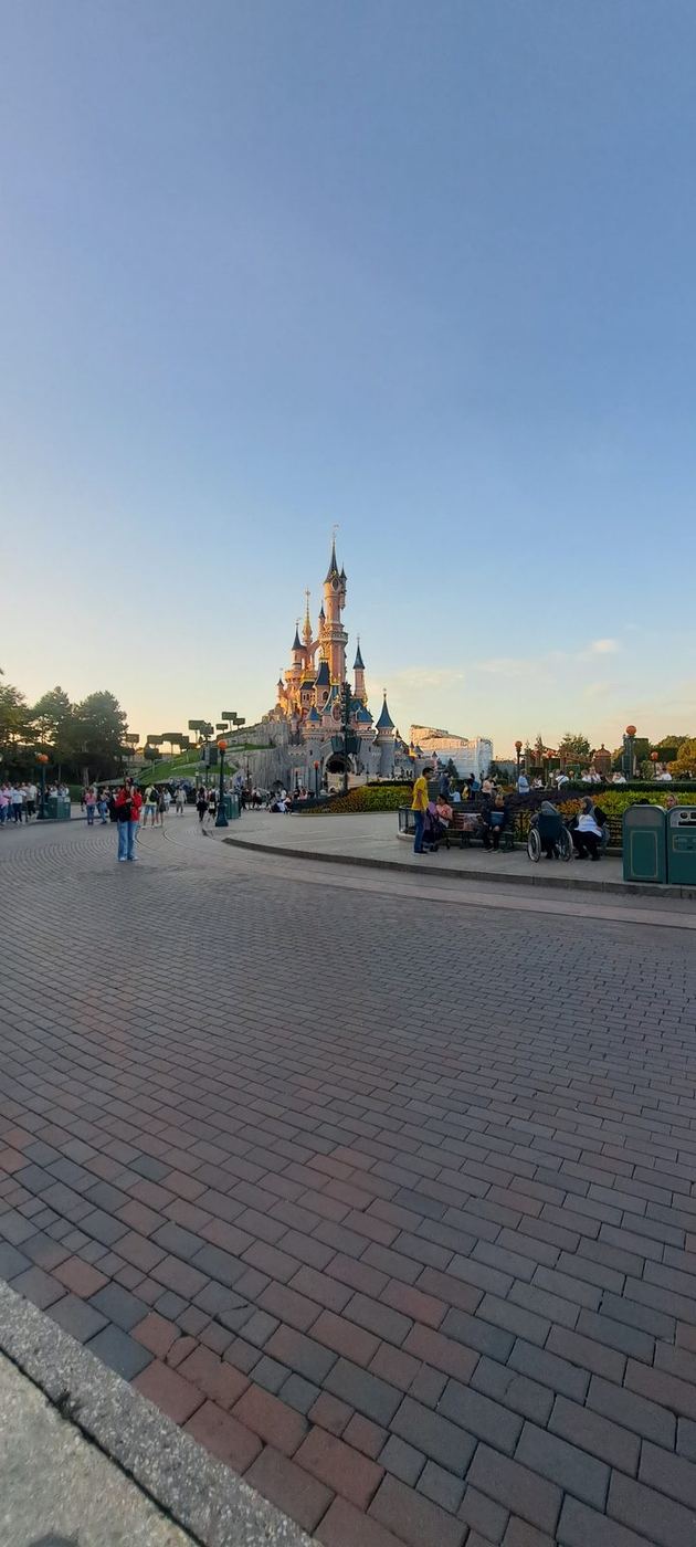el castillo en Disneyland Paris®, 2023